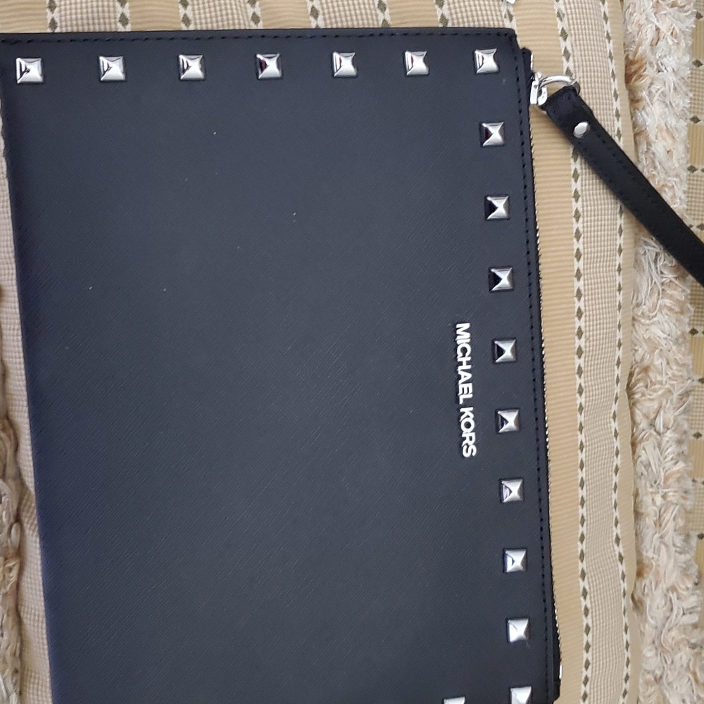 Michael Kors Travel clutch